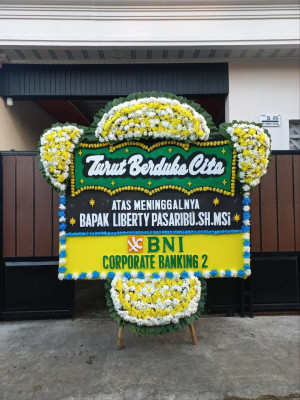 Papan Bunga Duka di Aia Dingin