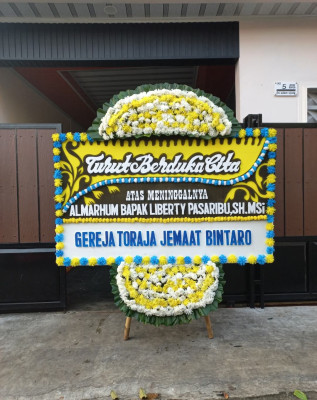 Papan Bunga Duka di Aia Dingin